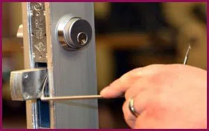 Edgewater NJ Locksmith Store Edgewater, NJ 201-528-4866 - 12-changing-locks